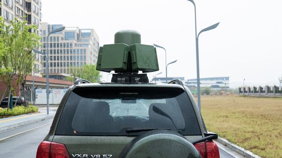 kopen Geïntegreerde Detectie en Stoorzender Apparatuur voor Voertuig-gemonteerde Drones 5km 300M-6Ghz Volledige Frequentie Stoorder Detector 2400Mhz/5200Mhz/5800Mhz online vervaardiging